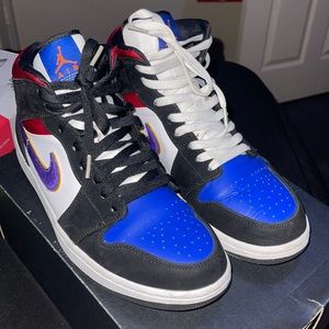 Air Jordan 1 mid SE